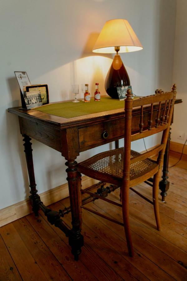 Bretteville-l'Orgueilleuse Bed & Breakfast Chateau Les Cedres מראה חיצוני תמונה