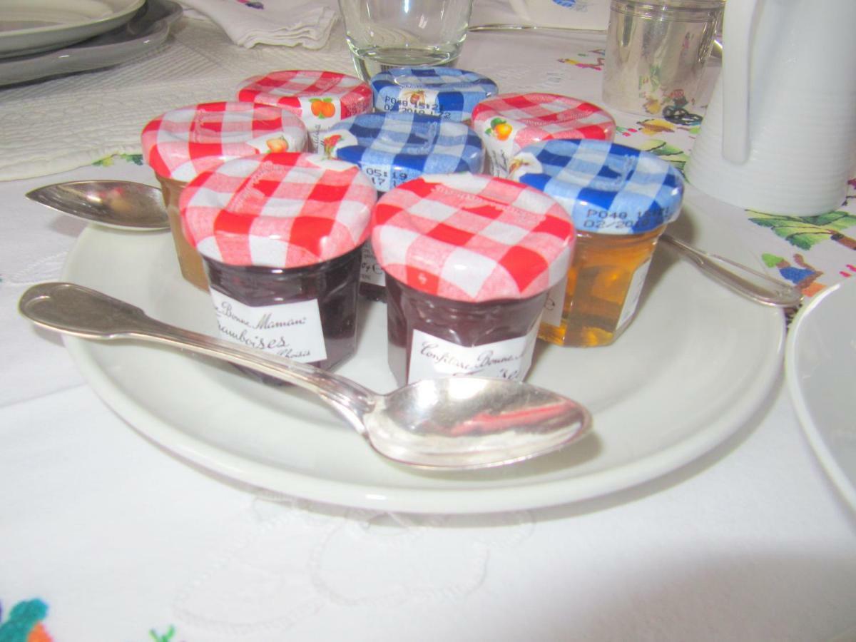 Bretteville-l'Orgueilleuse Bed & Breakfast Chateau Les Cedres מראה חיצוני תמונה